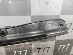 Уплотнитель капота левый Audi A6 (C8) 18-25 Б/У Оригинал 4K0823124