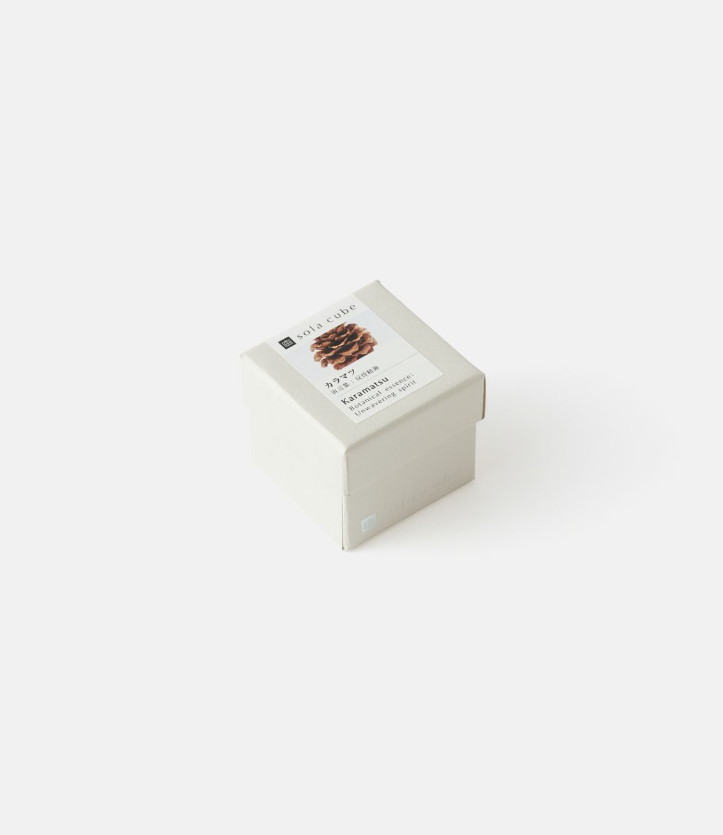 Sola Cube Karamatsu — куб из акриловой смолы