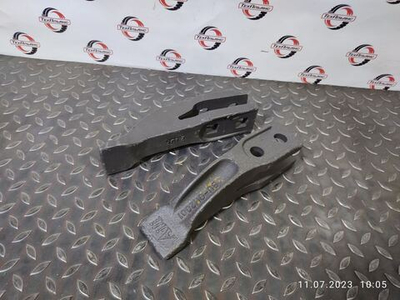 Зуб болтовой BU-OH2001 центральный CASE 580