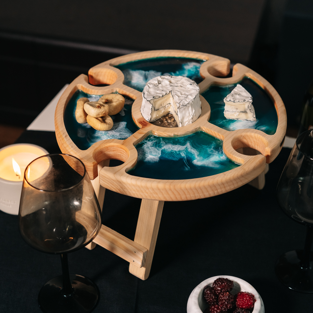 Винный столик со складывающимися ножками из Сибирского Кедра VN10