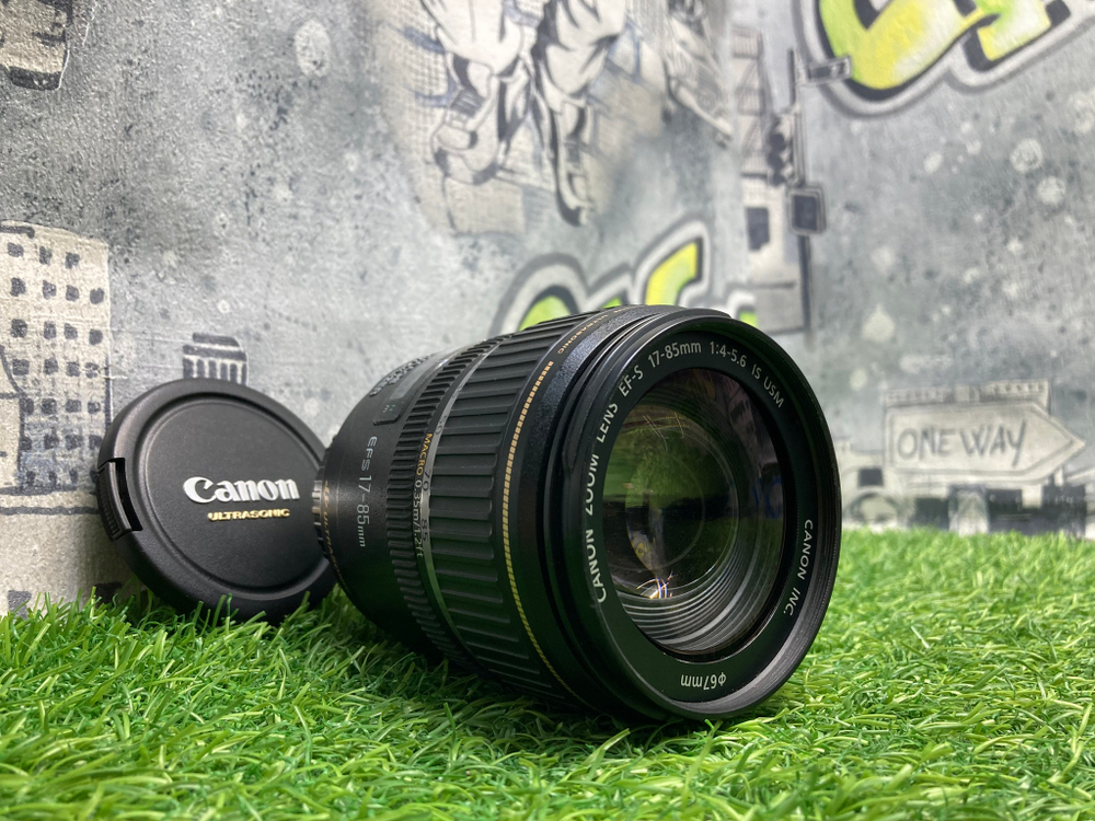 Canon EF-S 17-85mm 4-5.6 IS USM