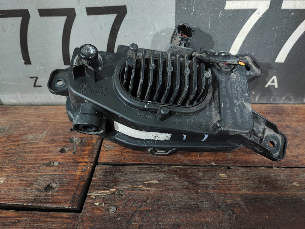 ПТФ передняя правая LED Jaecoo J7 23-нв Б/У Оригинал 605000821AA