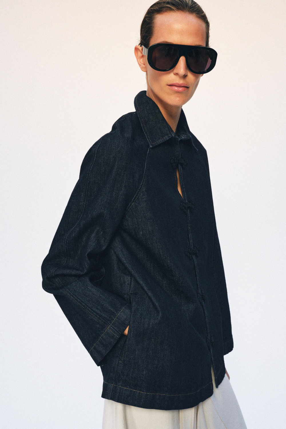 ZARA ДЖИНСОВАЯ КУРТКА С НАВЕСНЫМИ ПЕТЛЯМИ — ZW COLLECTION, СИНИЙ