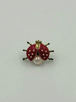 Брошь пин Божья коровка красная Mikimoto