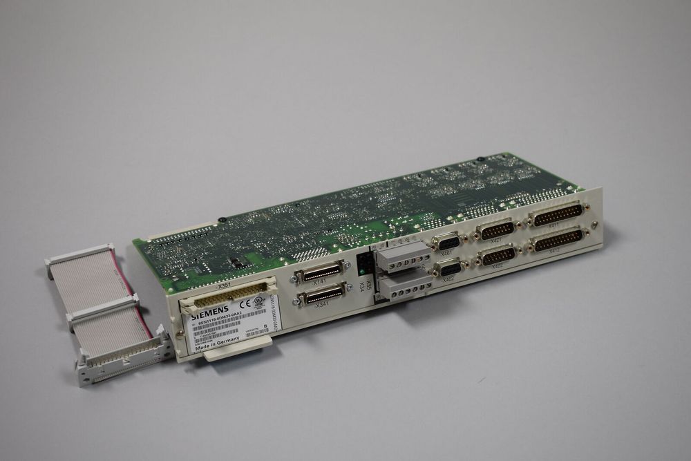 Б/у SIEMENS 6SN1118-0DM33-0AA2