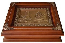 Деревянная ключница "Парусник" большая