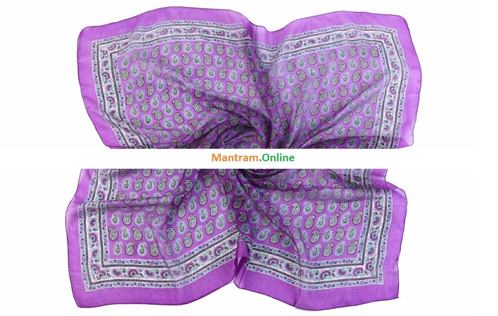 Платок материал Шелк 100% "Ряды огурцов" цвет зеленый черный голубой на фиолетовом с фиолетовой каймой 100x100см.