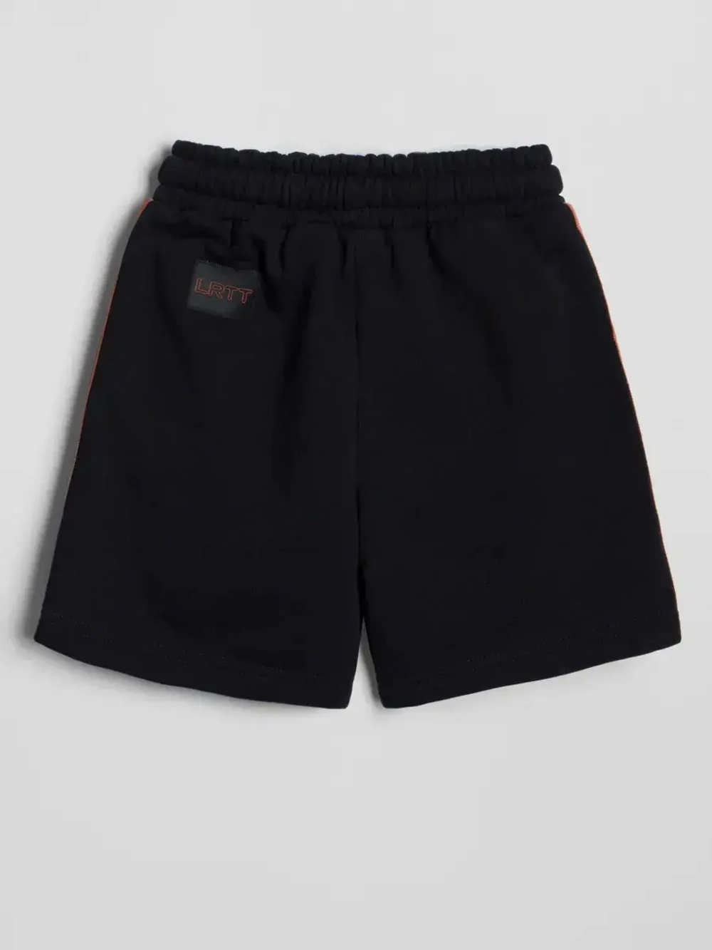 Спортивные шорты для мальчика на лето