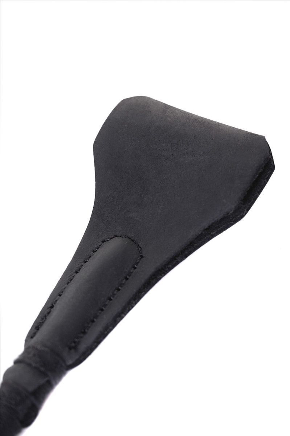Чёрный стек с треугольным кожаным шлепком - 65 см. (Цвет: черный)