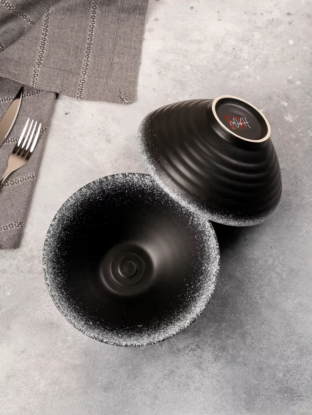 Набор посуды 6 тарелок глубокие черные салатник 20 см