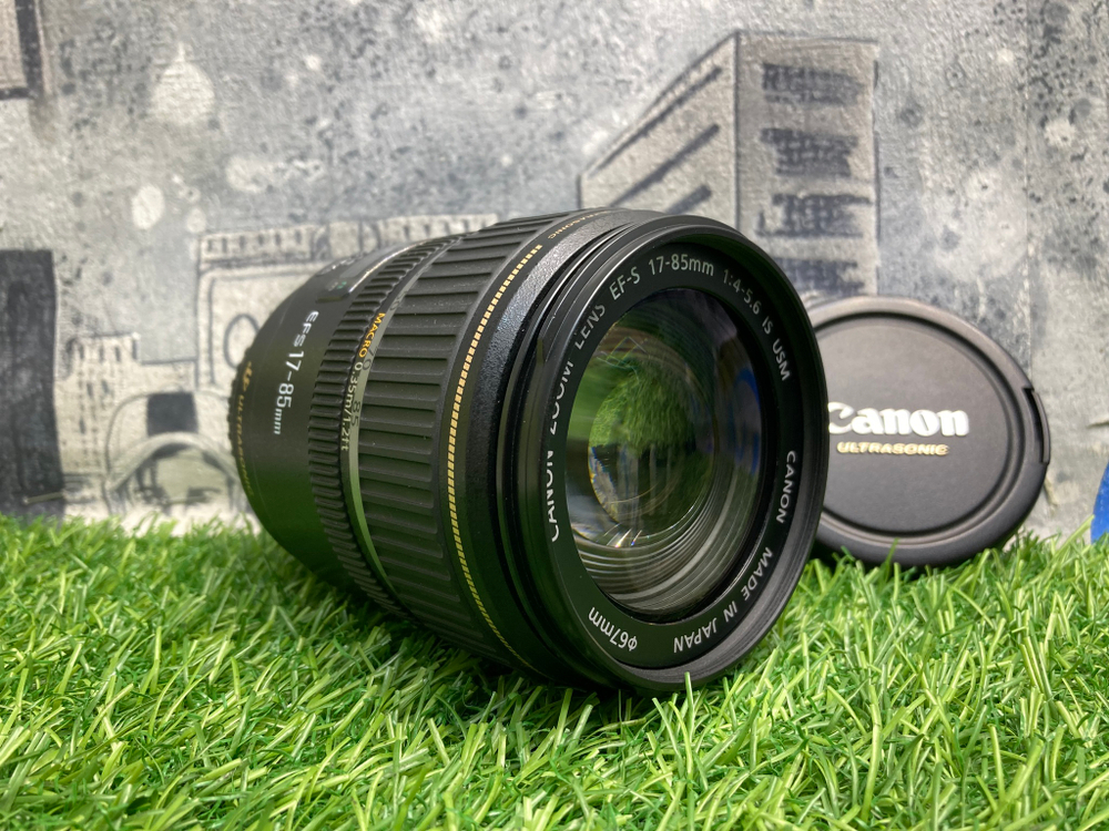 Canon EF-S 17-85mm 4-5.6 IS USM