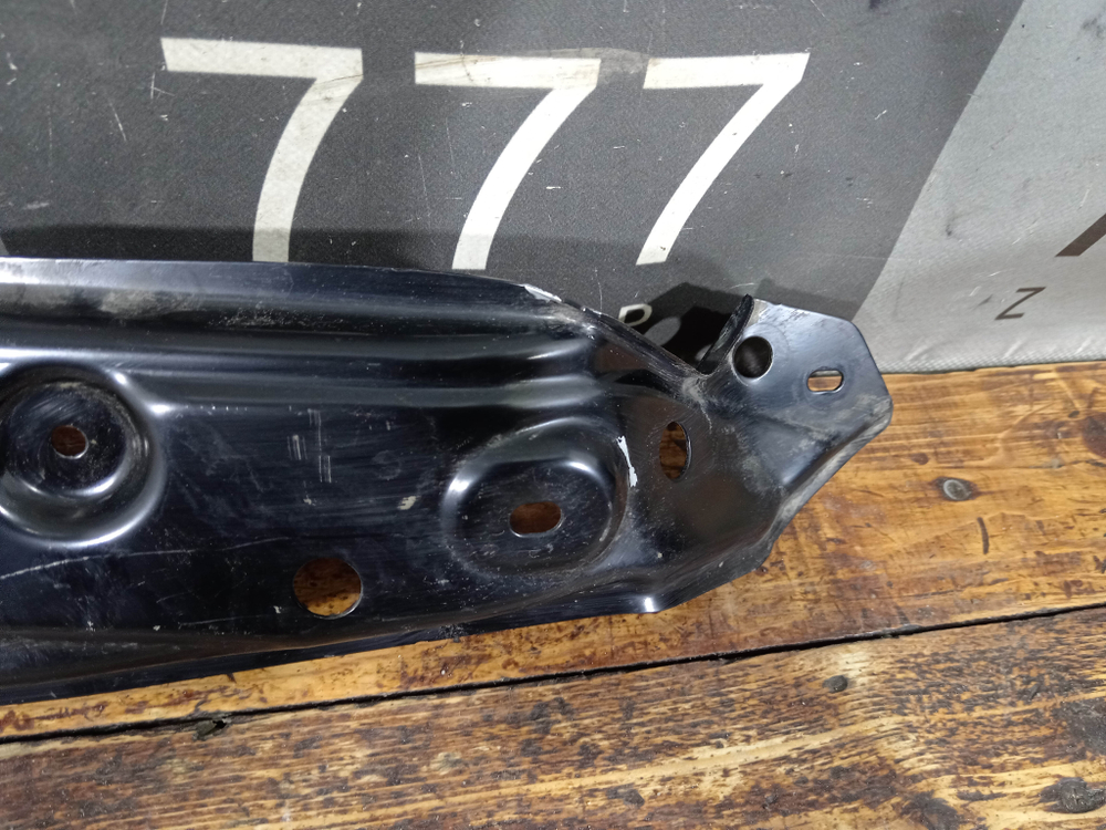 Кронштейн фары левой Geely Monjaro 21-нв Б/У Оригинал 5027142600