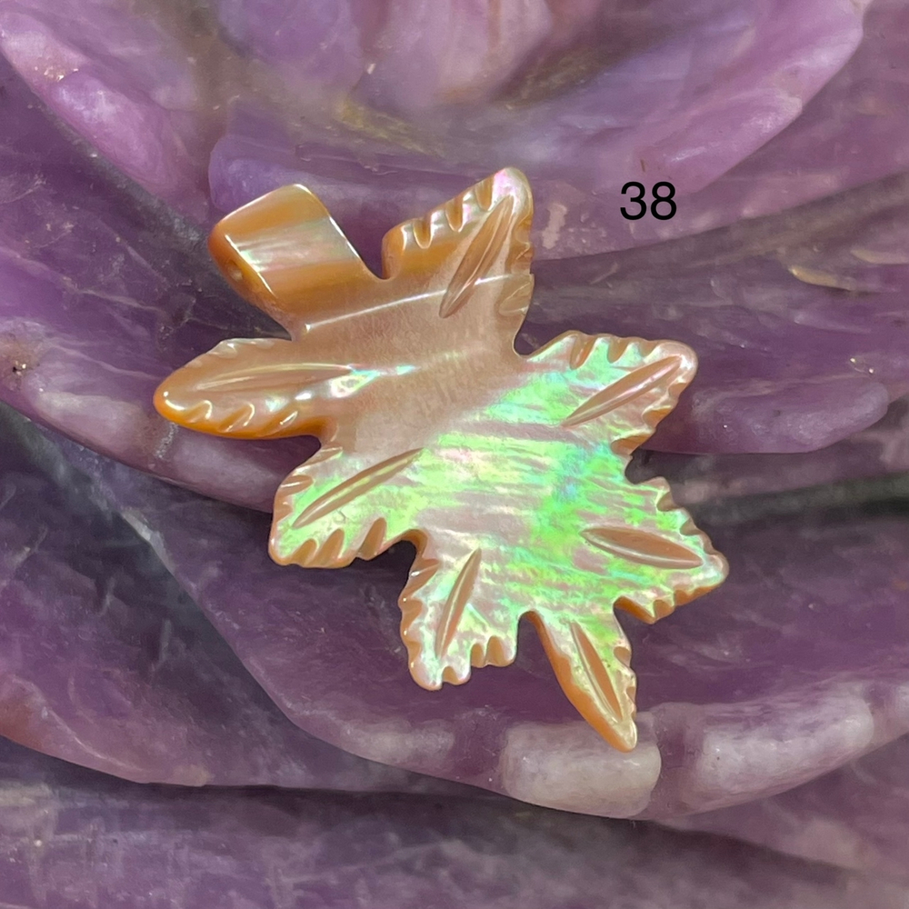 55632 Перламутр Бусина Листик 18*25мм-89