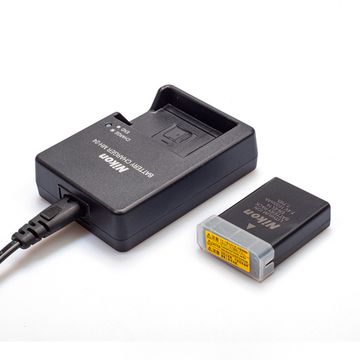 Комплект из аккумулятора EN-EL14 и зарядного MH-24 для Nikon