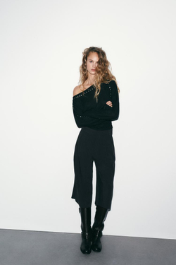 ZARA ФУТБОЛКА С ДЛИННЫМИ РУКАВАМИ И ЗАКЛЕПКАМИ, ЧЕРНЫЙ