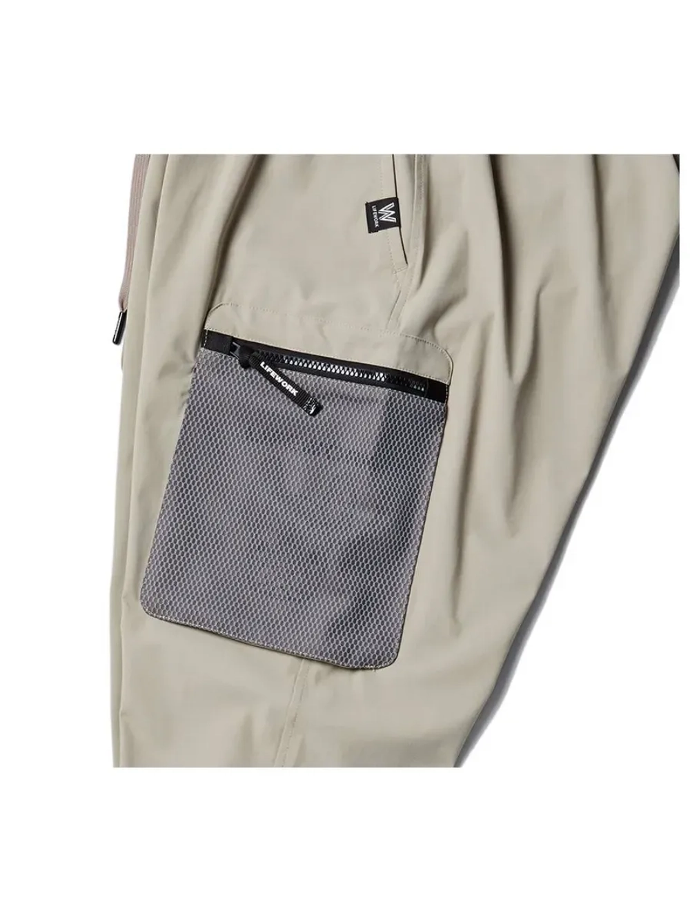Брюки-карго с сетчатым карманом