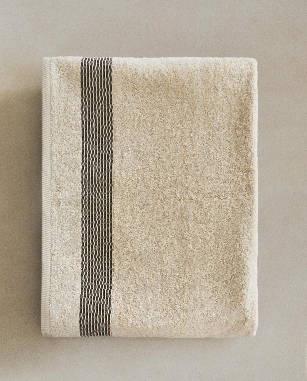 Zara Home - Хлопковое банное полотенце с оборками, бежевый, 90х150 см