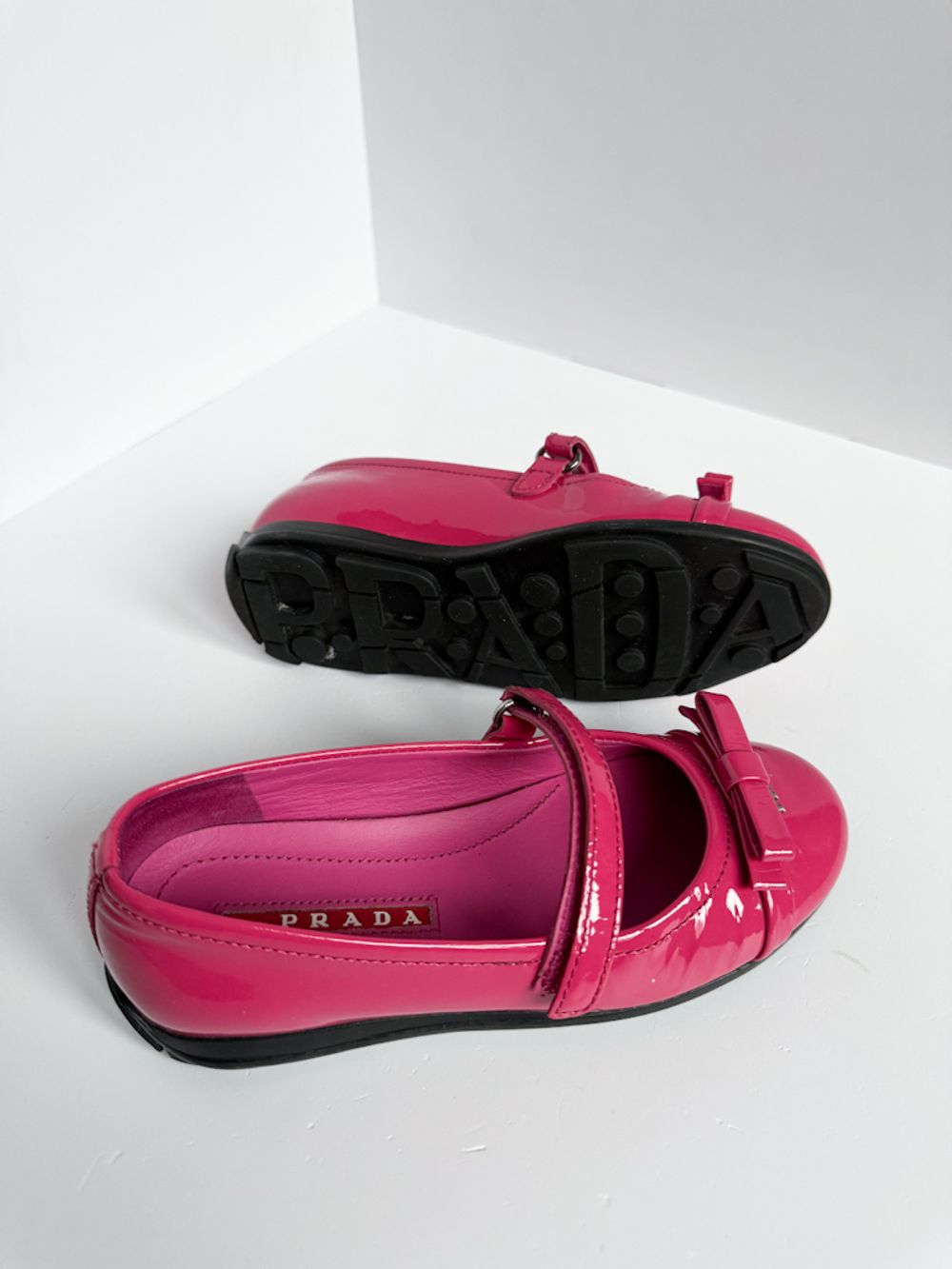 Лаковые туфли Prada, 28