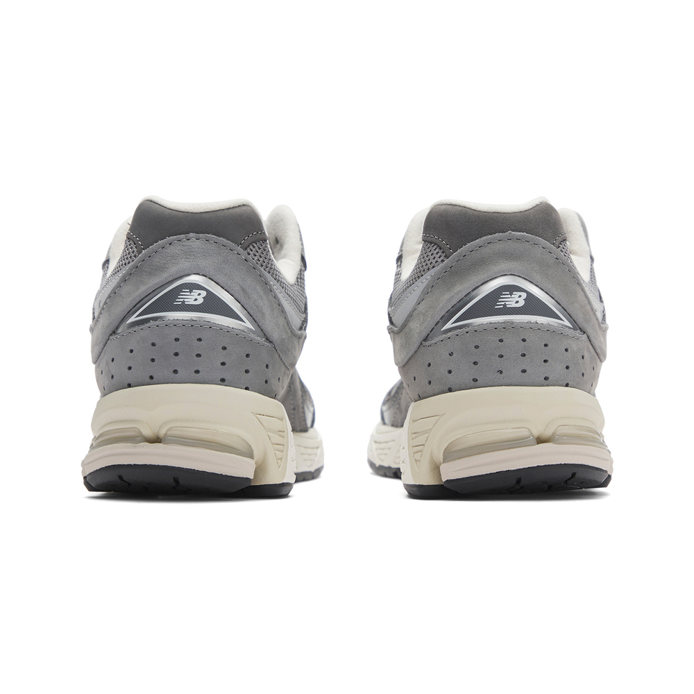 New Balance 2002r