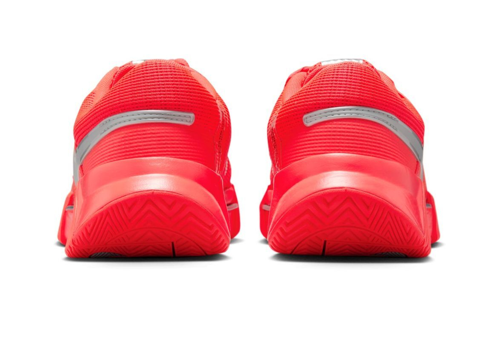 Женские Кроссовки теннисные Nike Zoom GP Challenge 1 HC Premium - bright crimson/metallic silver