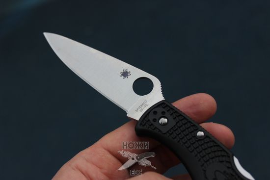 Складной нож Spyderco Endura Flat Ground Black C10FPBK c клинком из стали VG-10, рукоять FRN