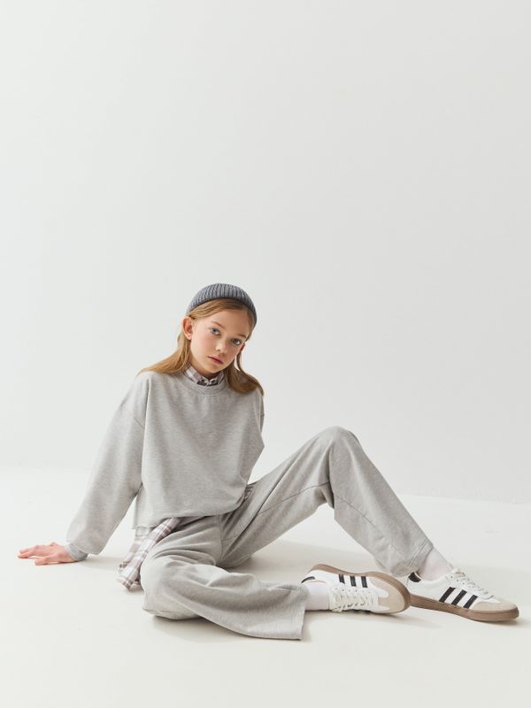 Свитшот укороченный облегченный 