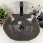 Раковина из речного камня RS-64894 44*37*15 0861