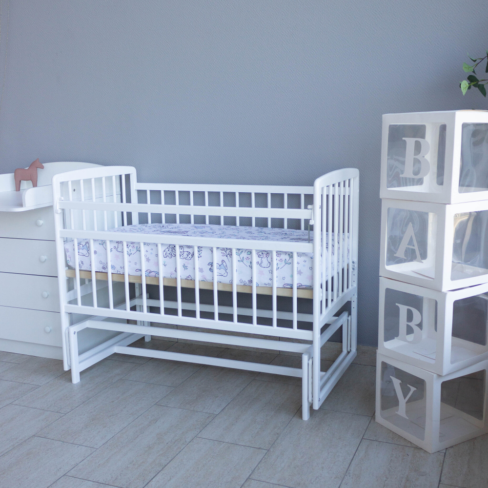 Детская кроватка Малютка 36 с маятником (белый)