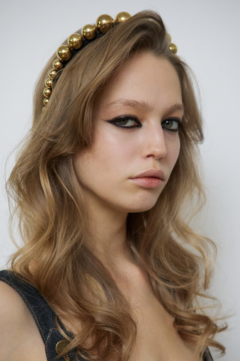 Ободок с золотыми шарами