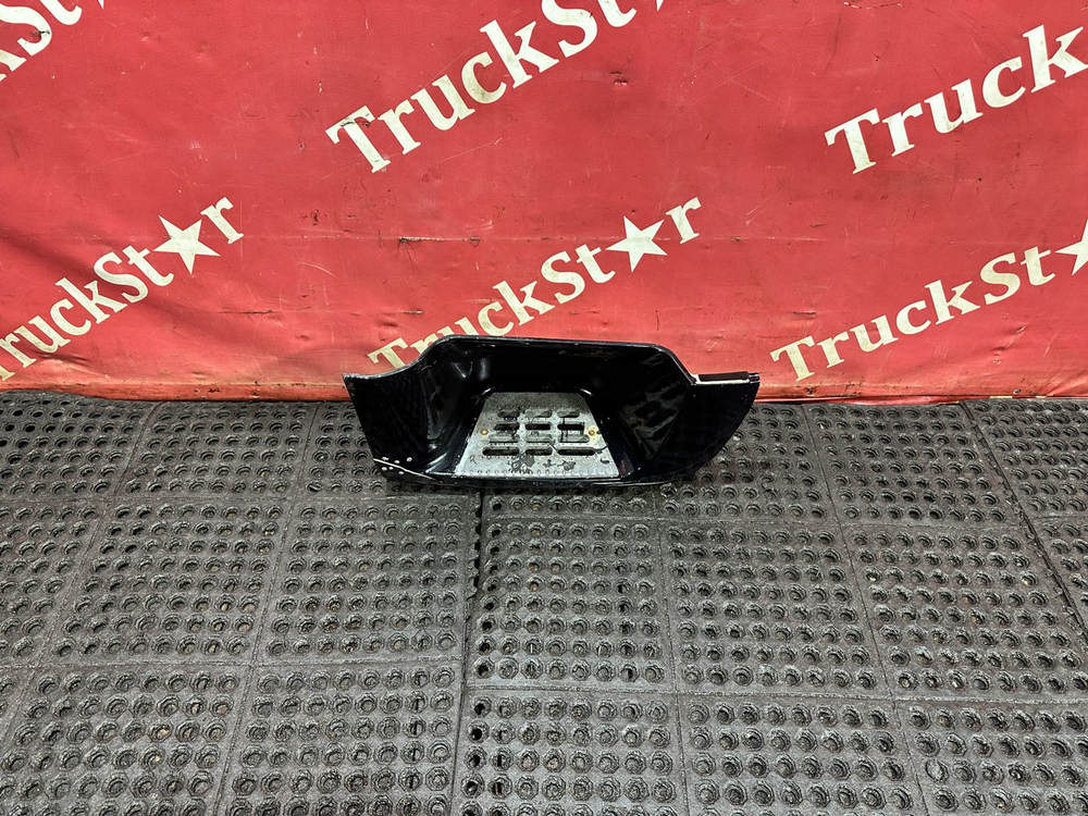 Корпус подножки правый