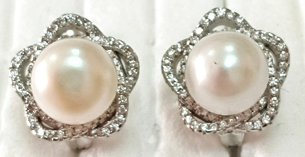 Ювелирные серьги из серебра с жемчугом и фианитами