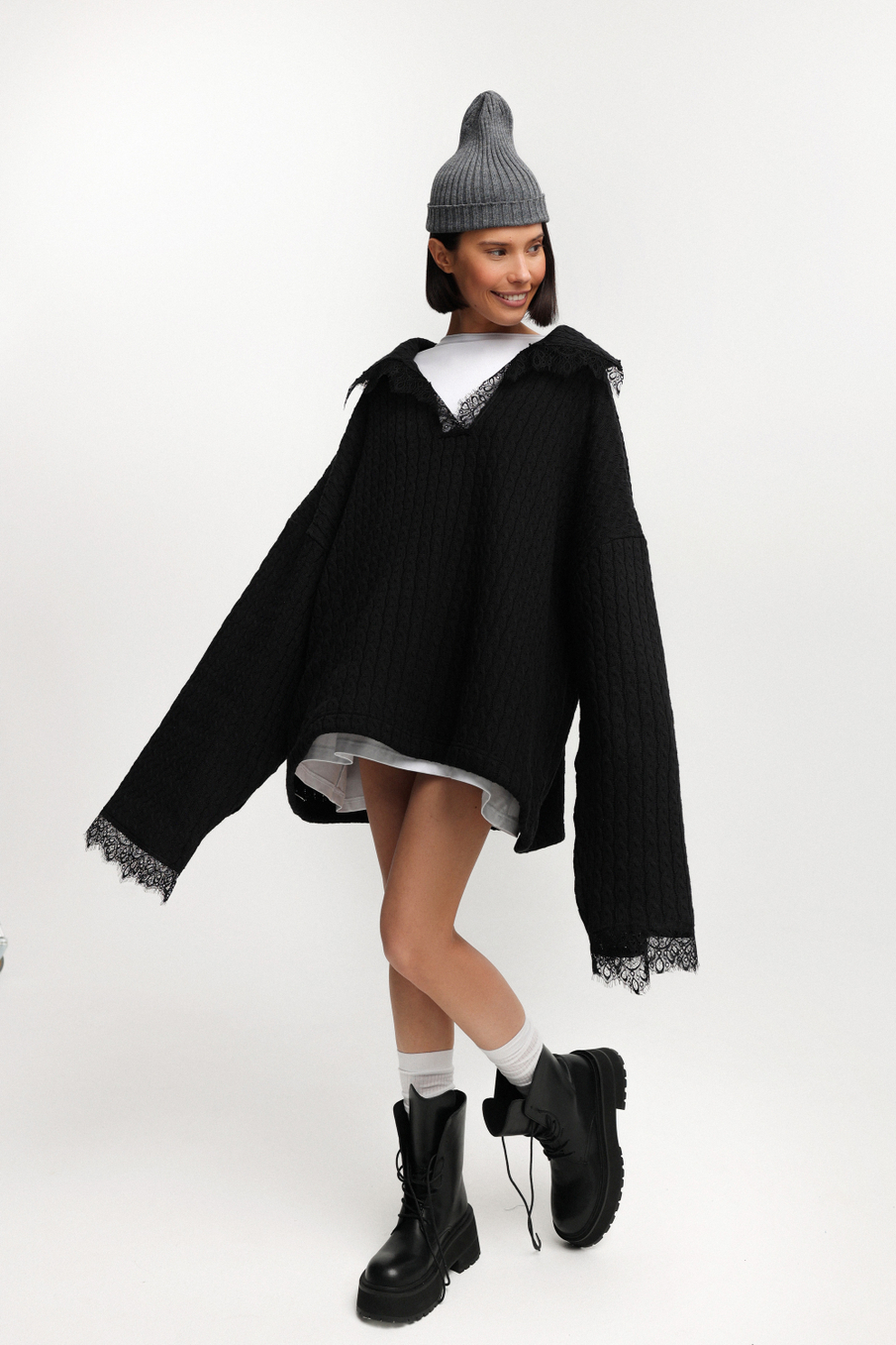 Джемпер с кружевом