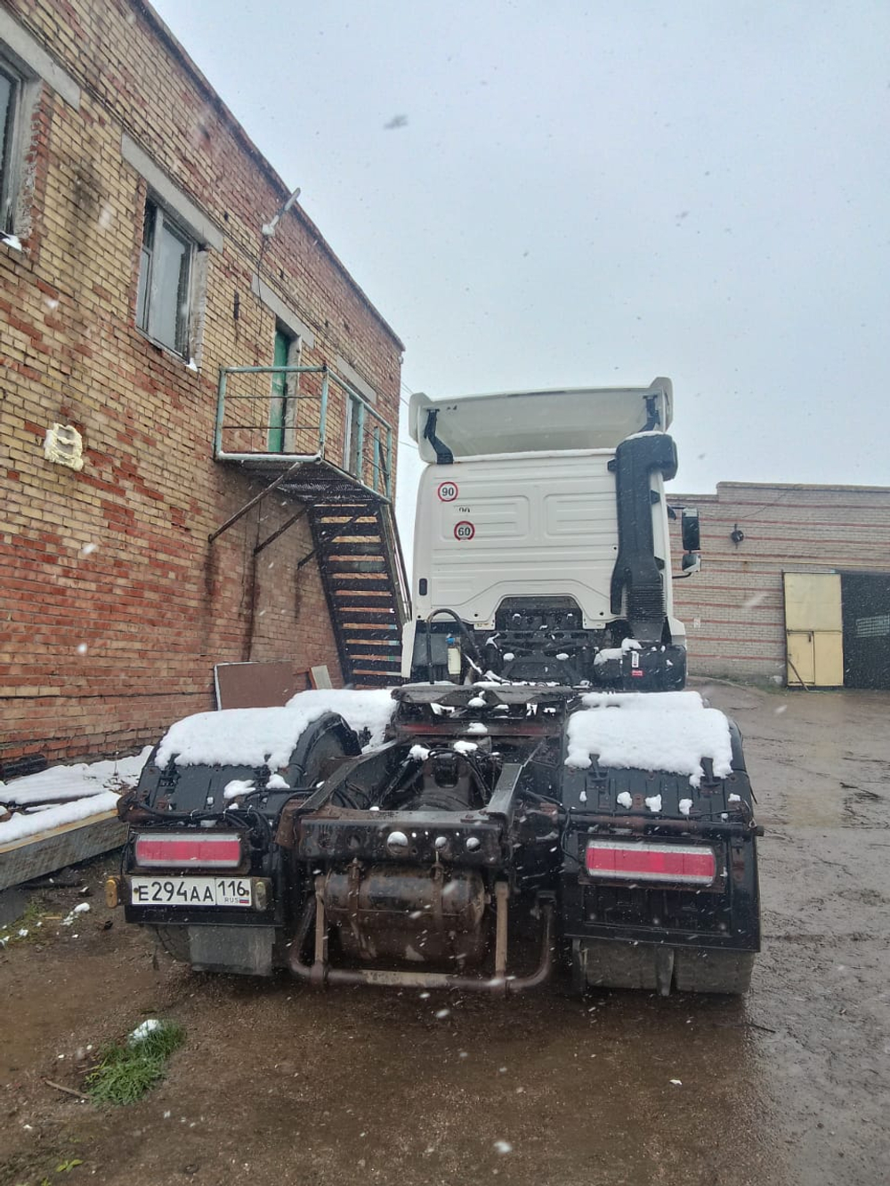 КамАЗ 65206 6x4 Седельный тягач 65206-T5 (Дизельный, 12,0 л, 428 л.с., МТ)
