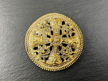 Фибула. Швеция 10-11в. (круглая)