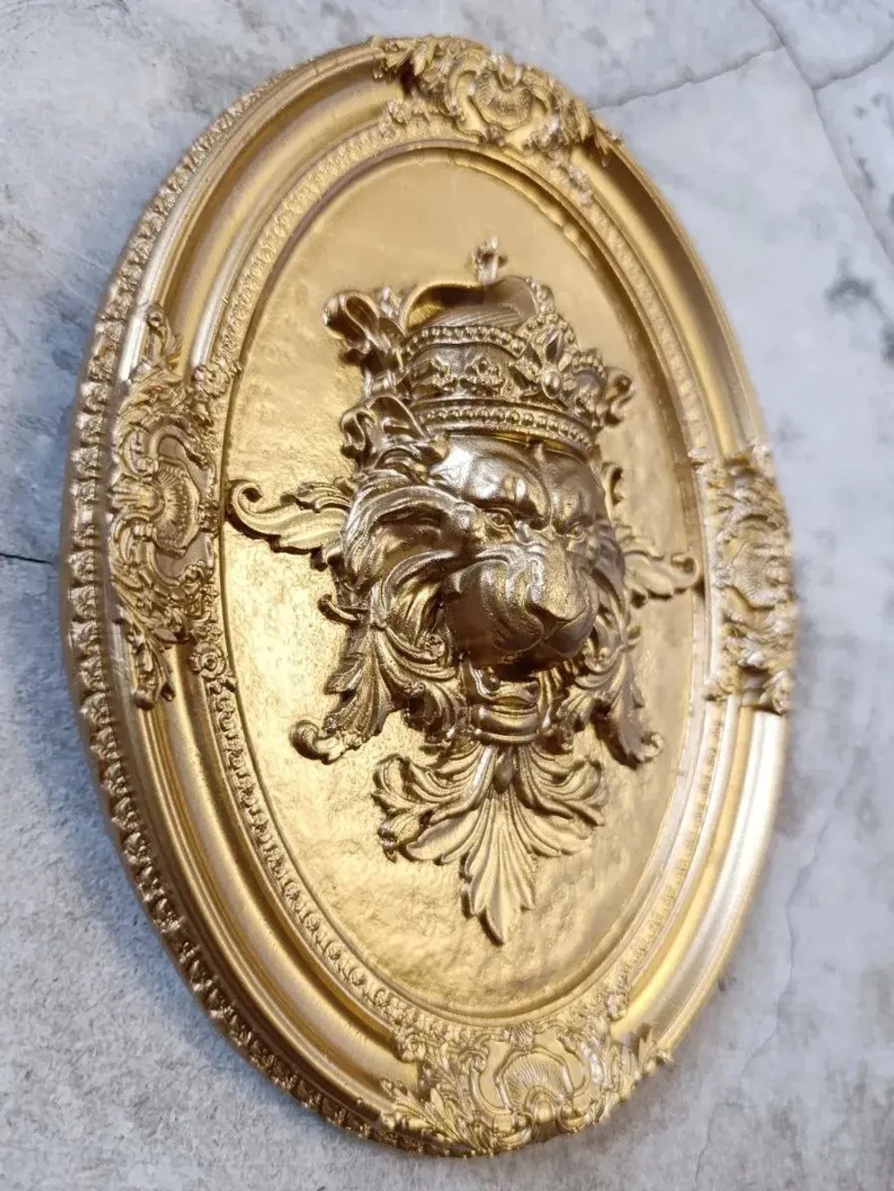 Барельеф на стену из гипса Лев