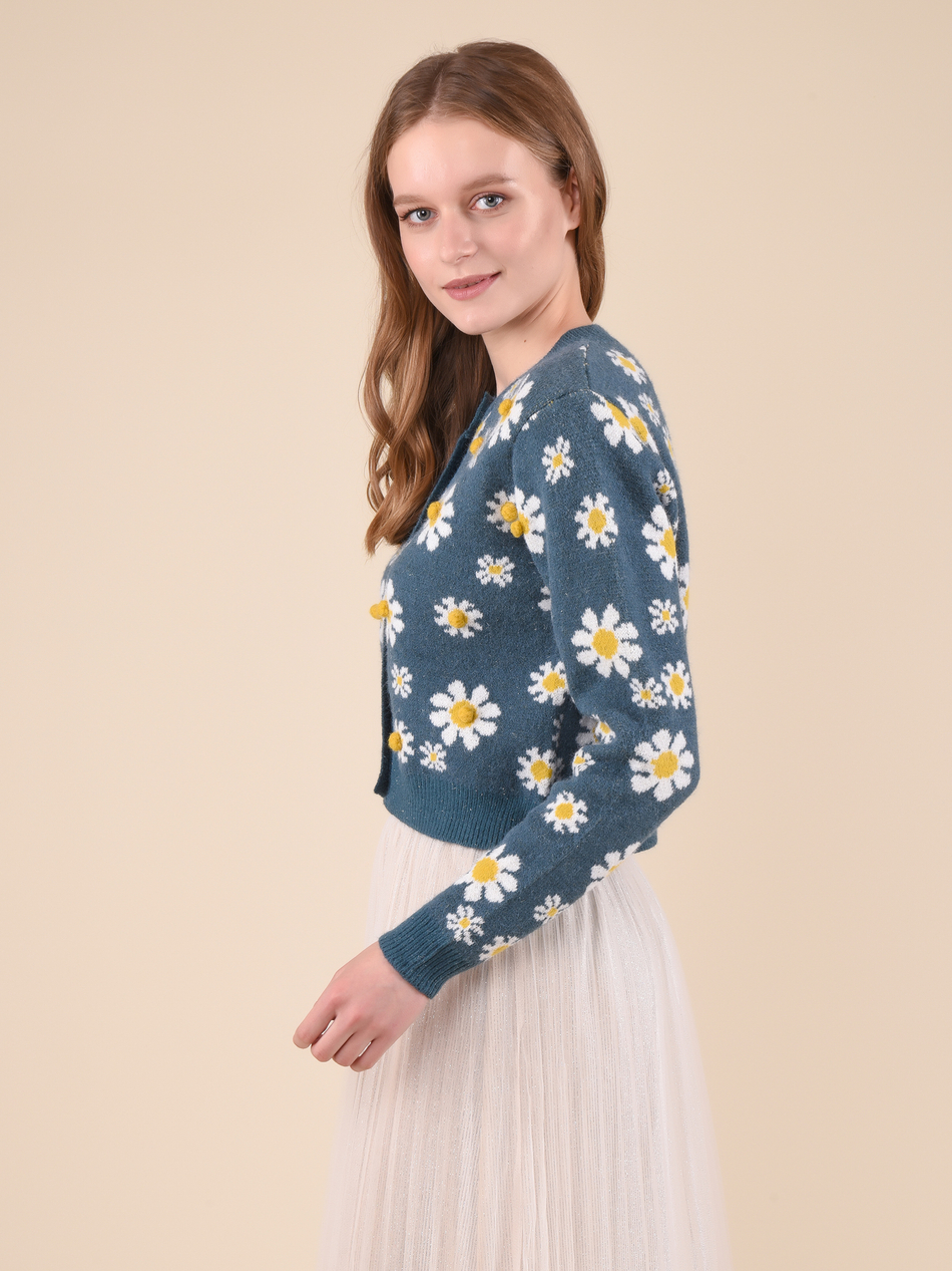 Кардиган женский с объемными ромашками
