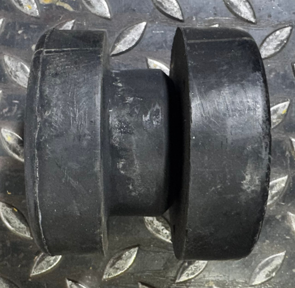 Подушка 14526154 двигателя