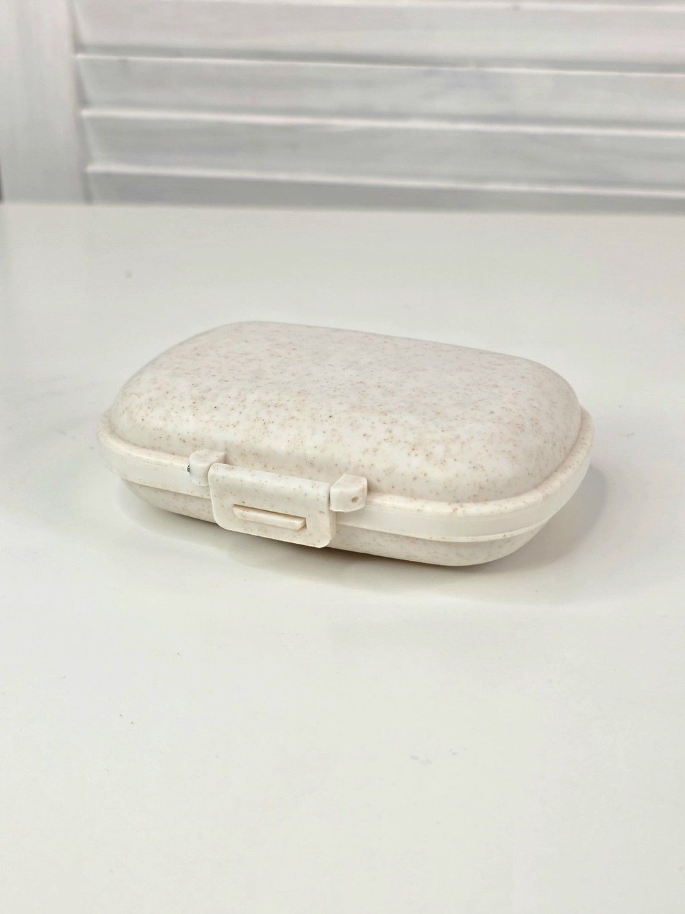 Таблетница маленькая карманная с собой на день 8 ячеек, Белая (М11-097)