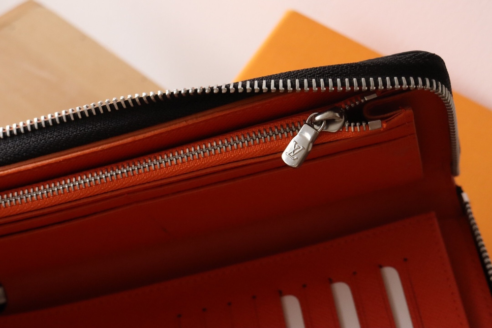 Louis Vuitton Zippy Vertical Wallet