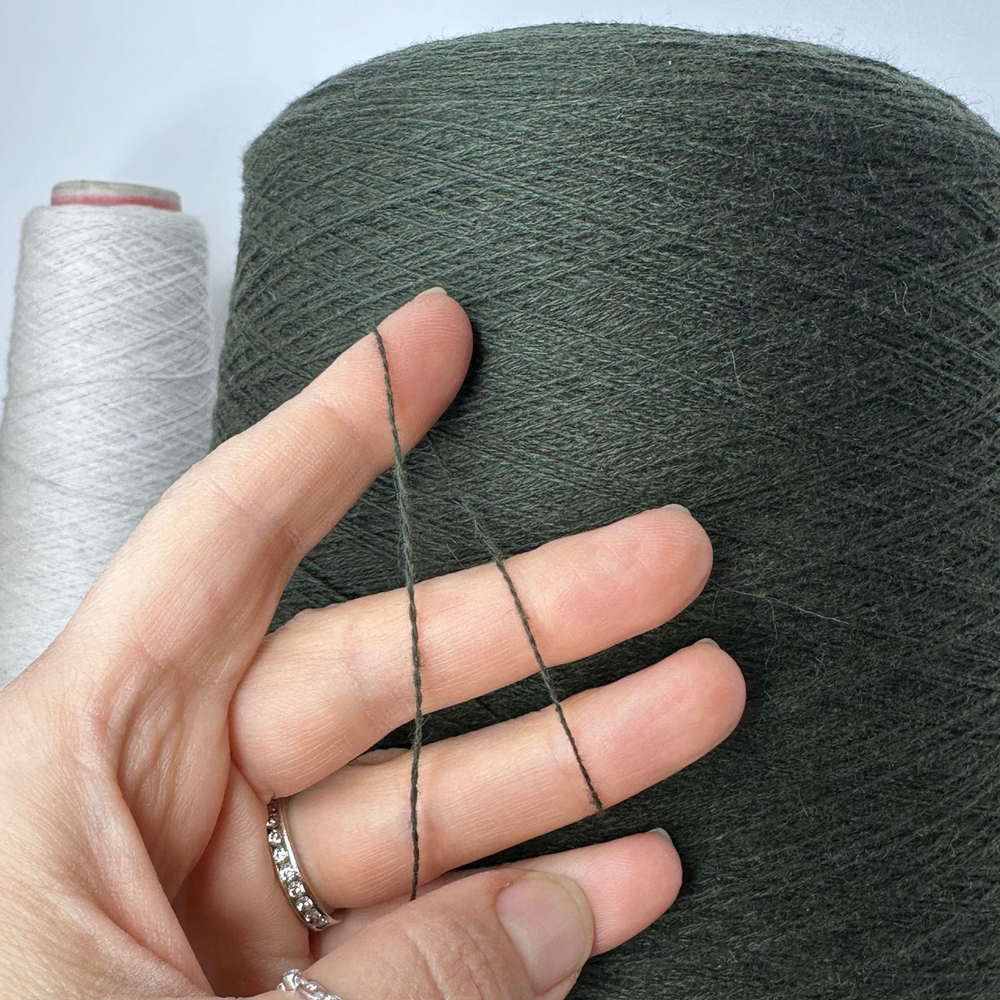 VICUNA - Loro Piana; 100% Викунья; 1200м/100гр; col.Verde Bottiglia, цвет: темный хаки