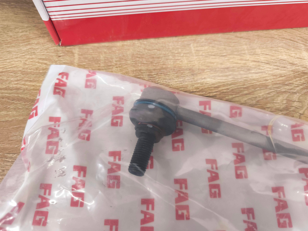 Стойка стабилизатора переднего VAG