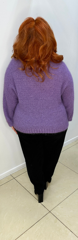 Мохеровый джемпер с V-образным вырезом