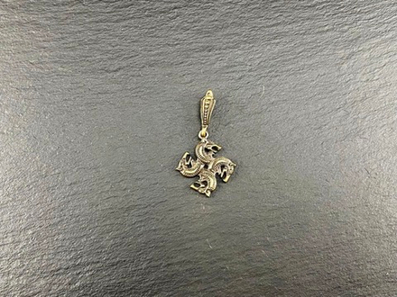 Подвеска. Волчьи головы