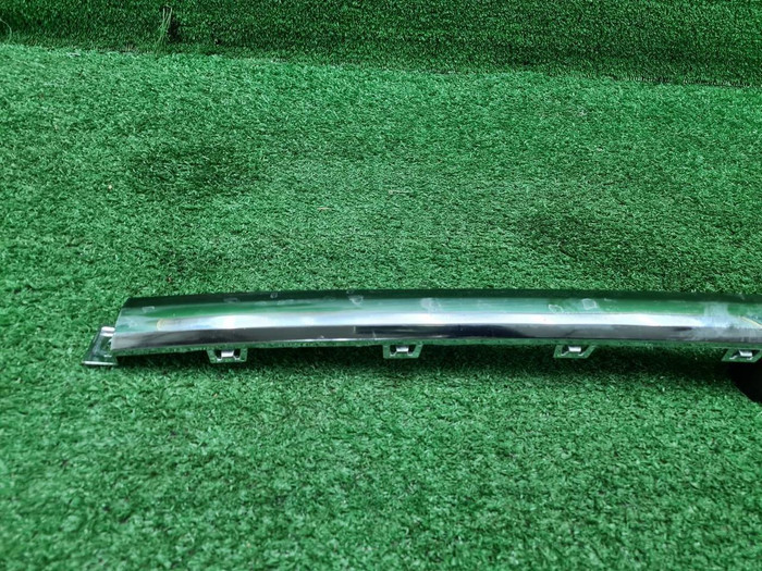 Молдинг заднего бампера Hongqi HS5 (2019-н.в.)