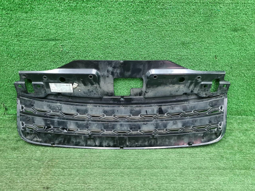 Решетка радиатора Land-Rover Discovery 5 (16-21)