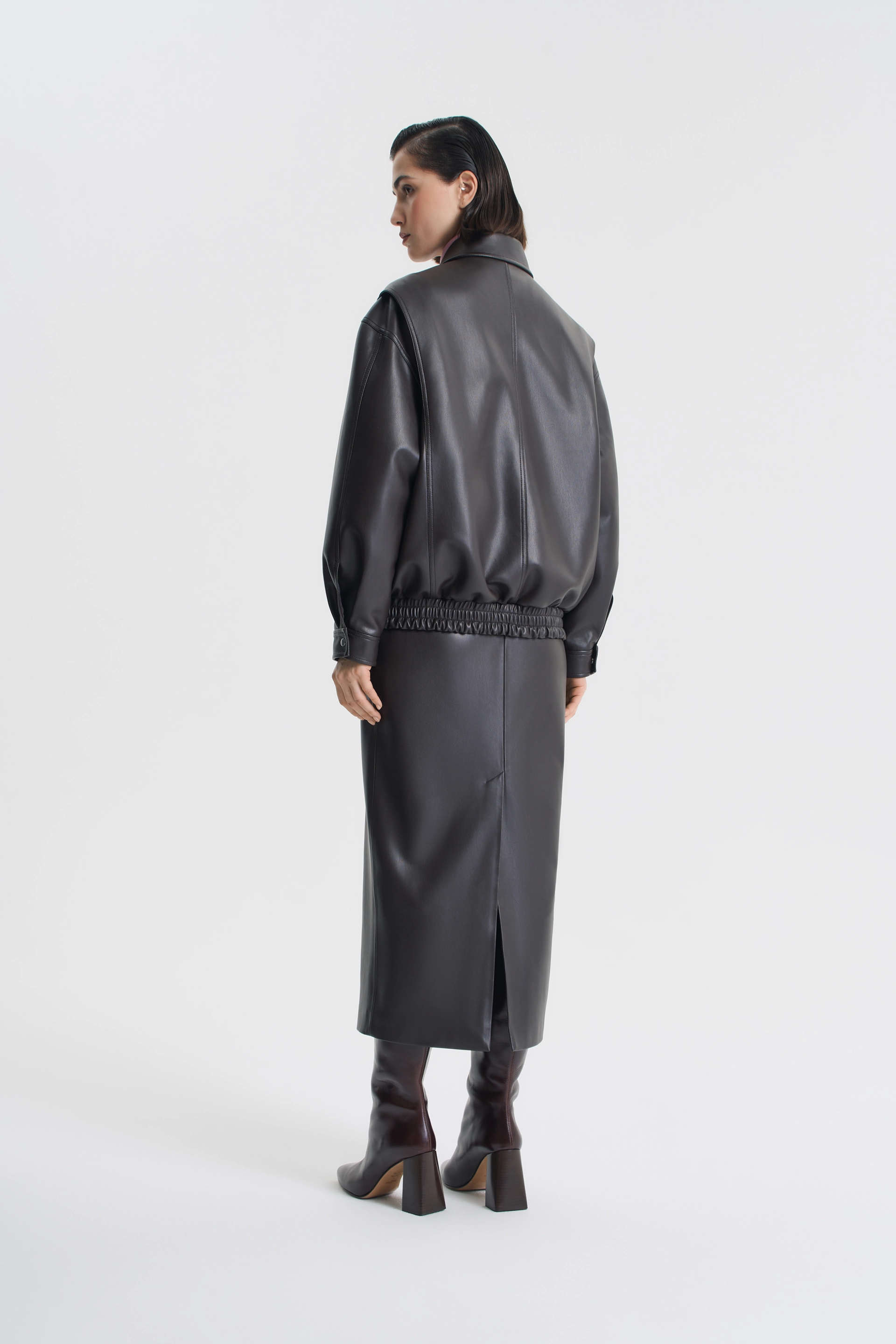 Бомбер оверсайз из экокожи