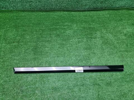 Накладка двери задняя правая BMW X7 G07 (19-нв)