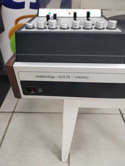 Электрофон сетевой транзисторный "Мелодия-103-в-стерео"