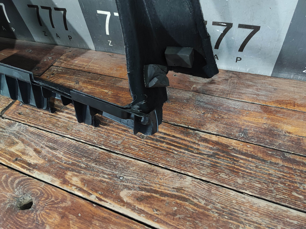 Обшивка багажника левая Geely Tugella 19-нв Б/У Оригинал 8891022552