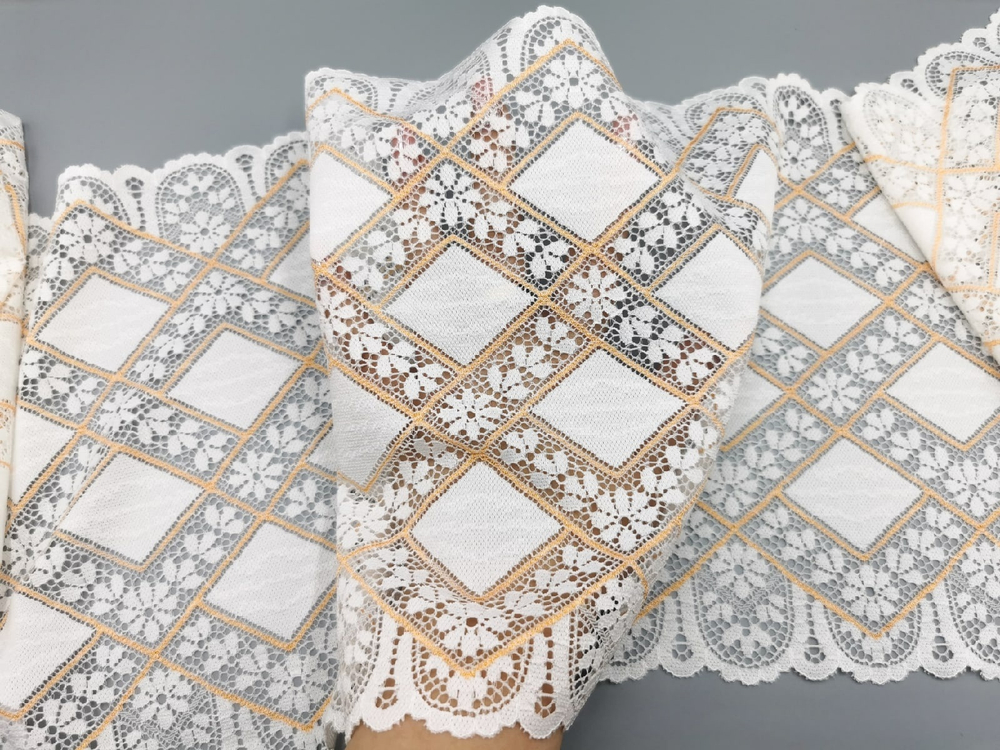 Эластичное кружево, 23 см, молоко с оранжевыми ромбами, (Арт: EK-2723), м